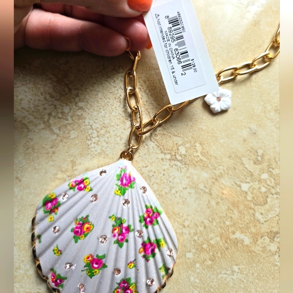 Betsey Johnson set Shell earings and large Shell Necklace Gold, Grey, Pink NWT - Picture 4 of 4